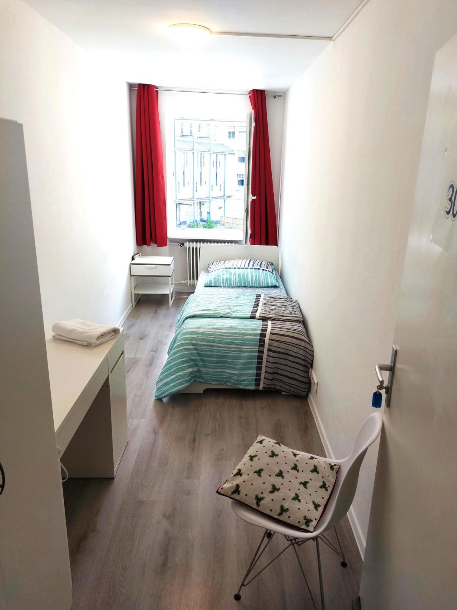 Schoenes Helles Zimmer Direkt In Frankfurt City Nr 301 Otel Frankfurt am Main Dış mekan fotoğraf